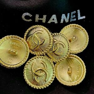 CC Logo Chanel Style (6 per set) reproduction bright gold textured metal…